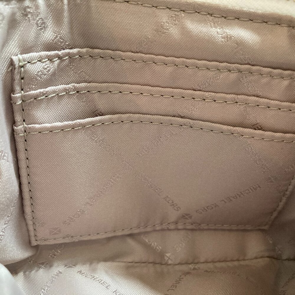Michael Kors - Jet Set Travel Wristlet - NEW - Picture 6 of 7